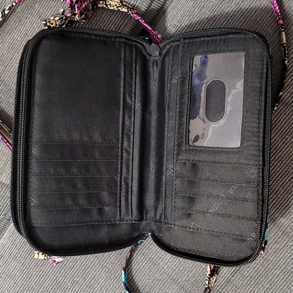 VERA BRADLEY CROSS BODY WRISTLET NWOT - Picture 3 of 4